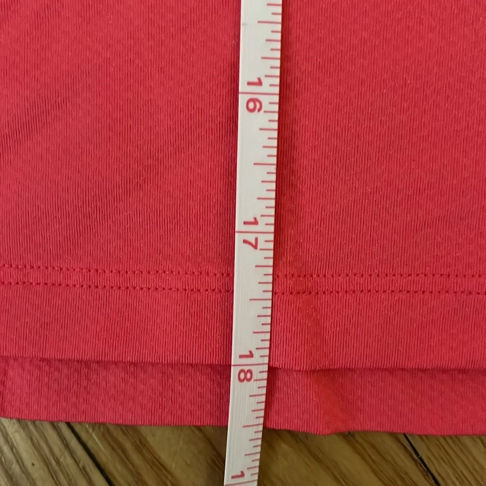 Lululemon Women's Pink Crop Top - Picture 7 of 7